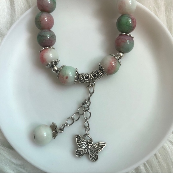 Bundle of 3 beautiful bead bracelets + butterfly charm - Picture 3 of 4